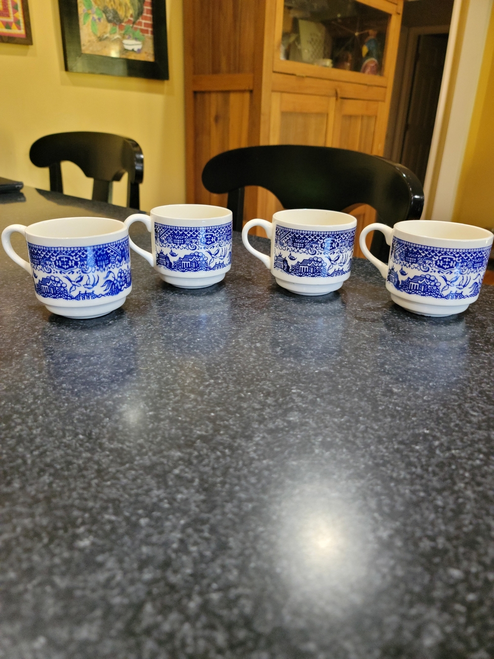Lot of 4 Vintage Blue Willow Stacking Coffee Mugs Tea Cups Stacking Made in USA